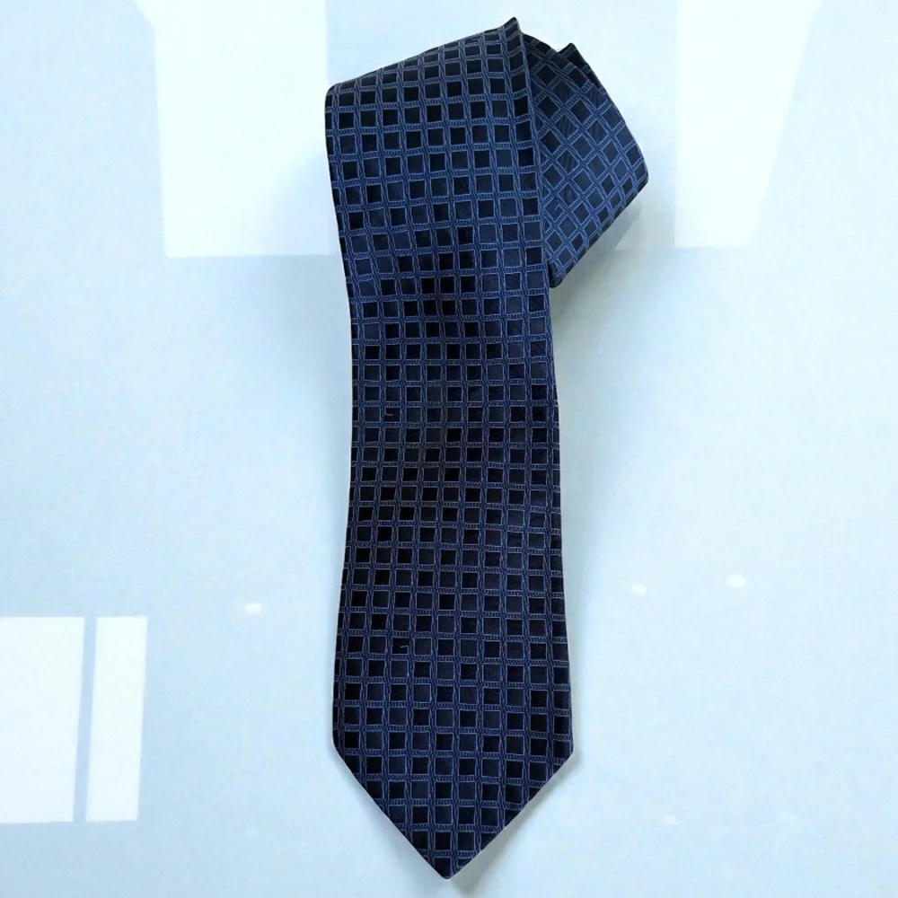 New! GUCCI Blue Geometric Pattern Silk Tie